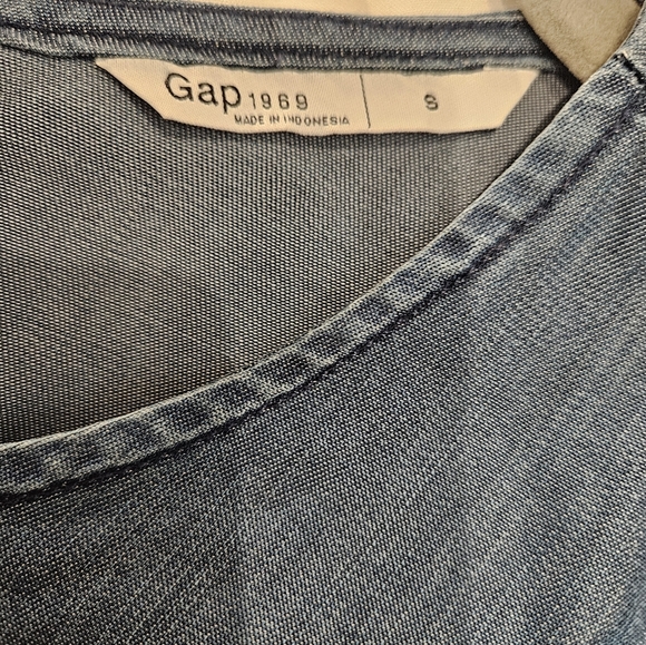 GAP Blue Denim Sleeveless Top, Size Small - Picture 4 of 4